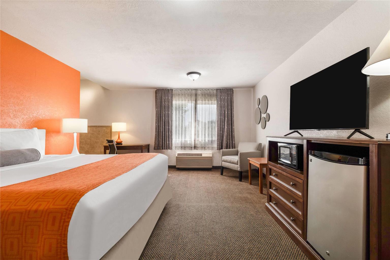 Howard Johnson Hotel & Suites by Wyndham Oacoma - photo 19