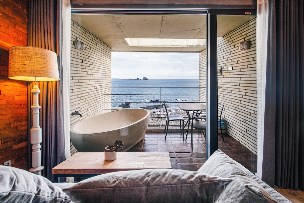 Tropical Hideaway in Seogwipo, South Korea