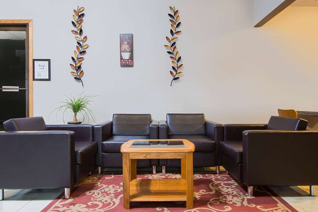 Super 8 by Wyndham Pella - photo 3