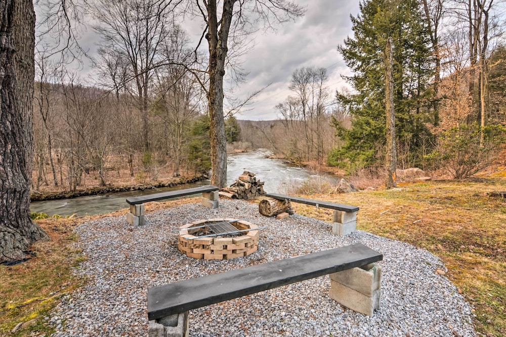 Riverfront Wilcox Home on the East Branch — 4-Star Luxury Hotel in Willcox, United States