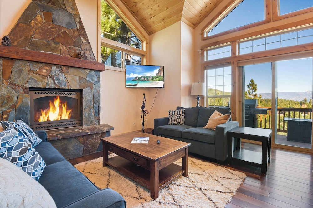 Hilltop Hideaway w Game Room & Forest Views - photo 13