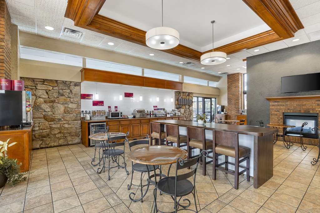 Best Western Plus Landing View Inn & Suites - photo 5