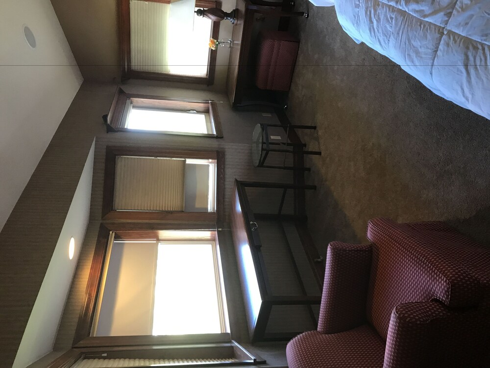 Nirvana Inn & Grill - photo 21