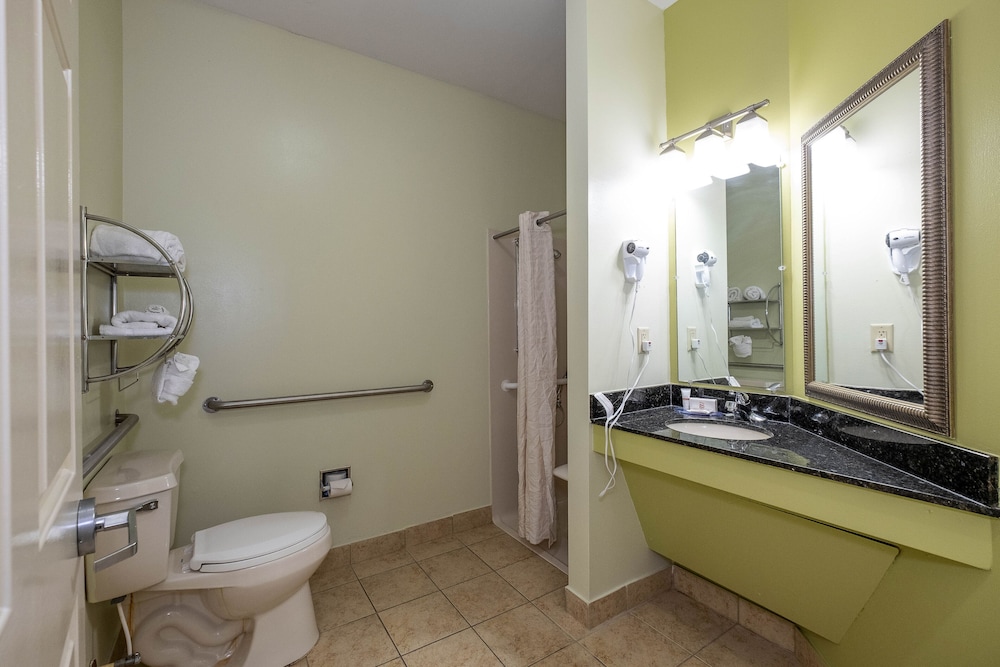 Red Roof Inn & Suites Wilson - photo 33
