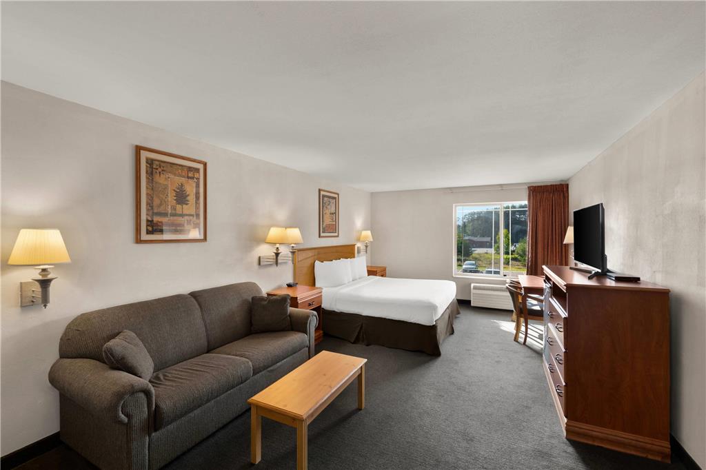 Rodeway Inn & Suites Tomahawk - photo 8