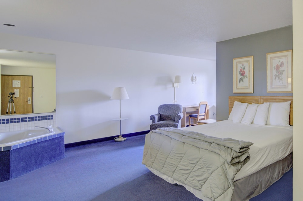 Capital O Amerihost Inn and Suites Fulton Hwy 54 MO - photo 19