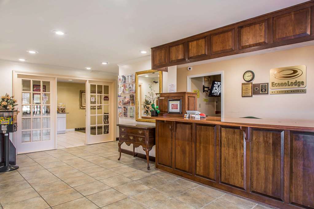 Econo Lodge Milldale Southington - photo 6