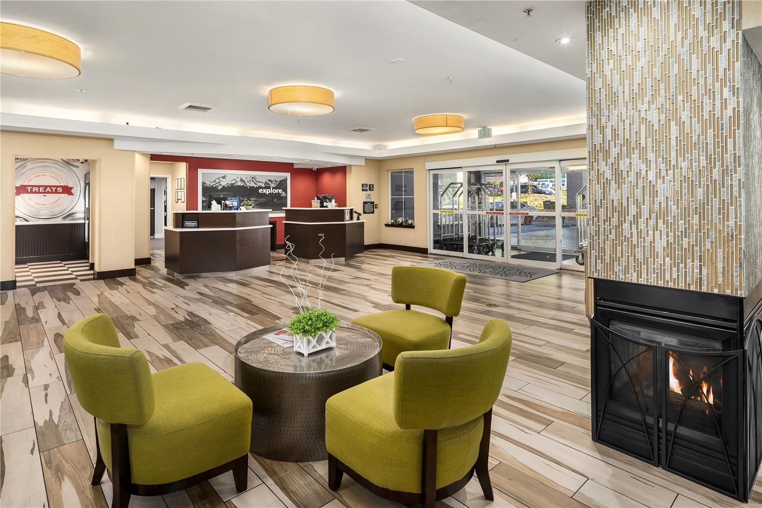 Hampton Inn & Suites Seattle North Lynnwood - photo 23