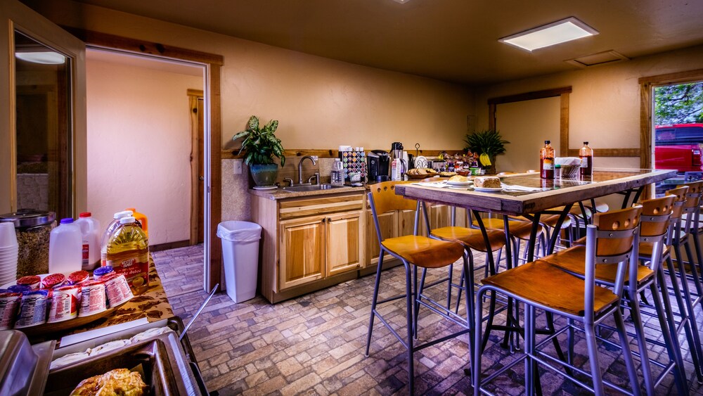Stone Lizard Lodging - photo 27