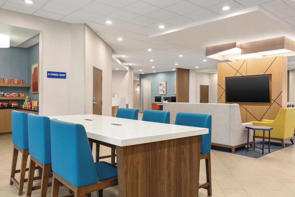 Holiday Inn Express & Suites Bessemer Birmingham SW by IHG - photo 43