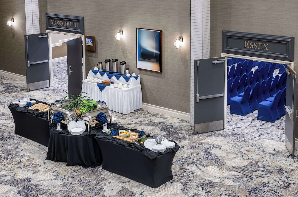 DoubleTree by Hilton Hotel Newark Airport - photo 71