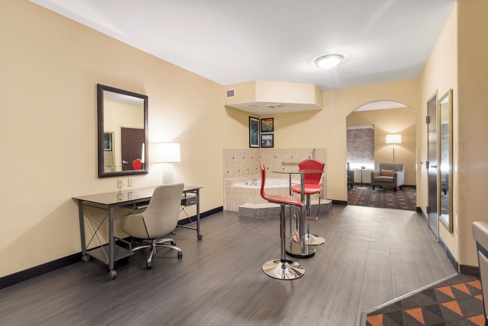 Holiday Inn Hotel & Suites Waco Northwest by IHG - photo 20