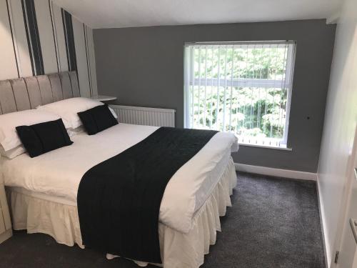 La Suisse Serviced Apartments — 4-Star Luxury Hotel in Bury, United Kingdom