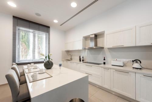 Seafront Villa Cecelia by Ruidoso Luxury