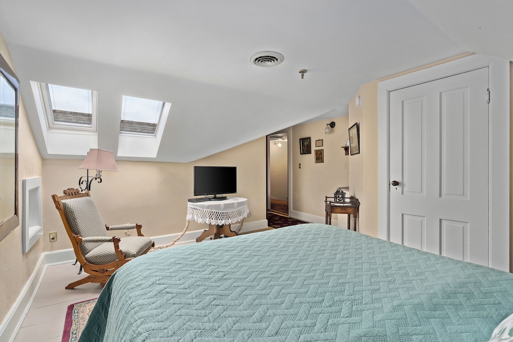 The Stagecoach Inn Bed & Breakfast and Five20 Social Stop - photo 25