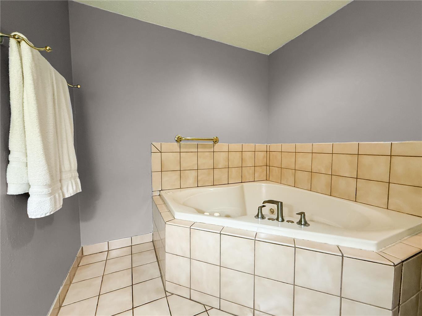 Super 8 by Wyndham Williston ND - photo 16