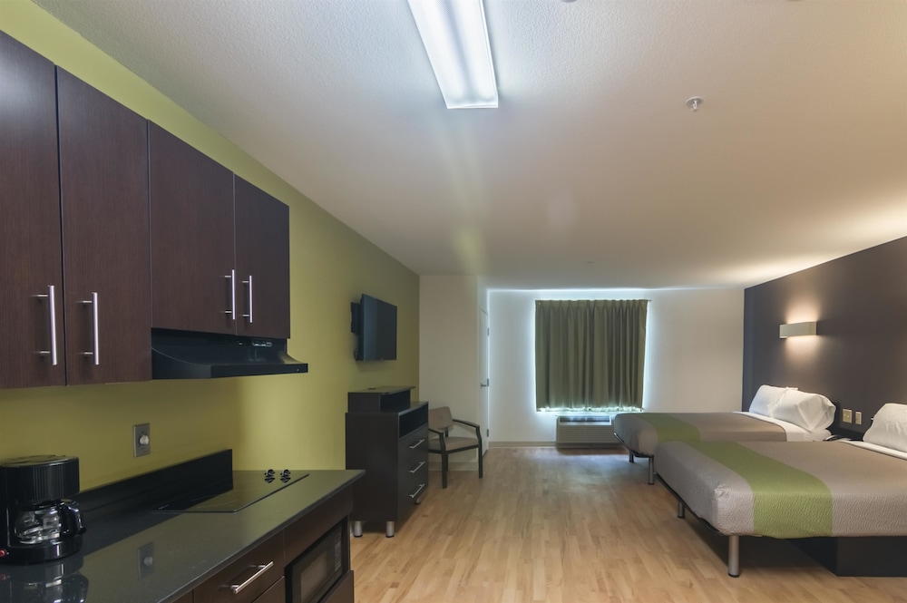 Days Inn & Suites by Wyndham Colorado City I 20 - photo 11