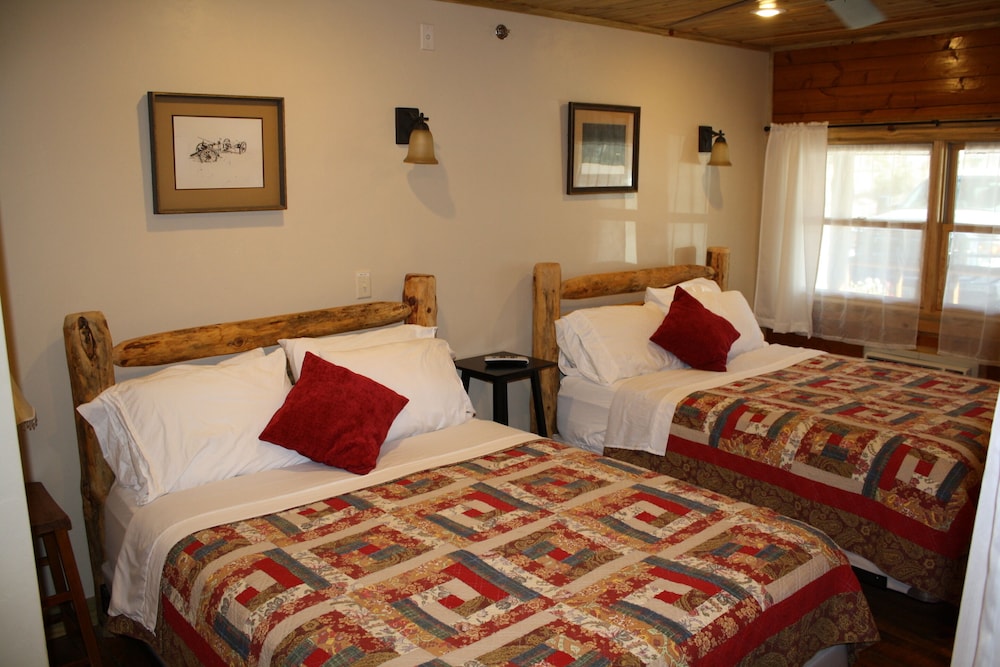 The Historic Wapiti Lodge - photo 67
