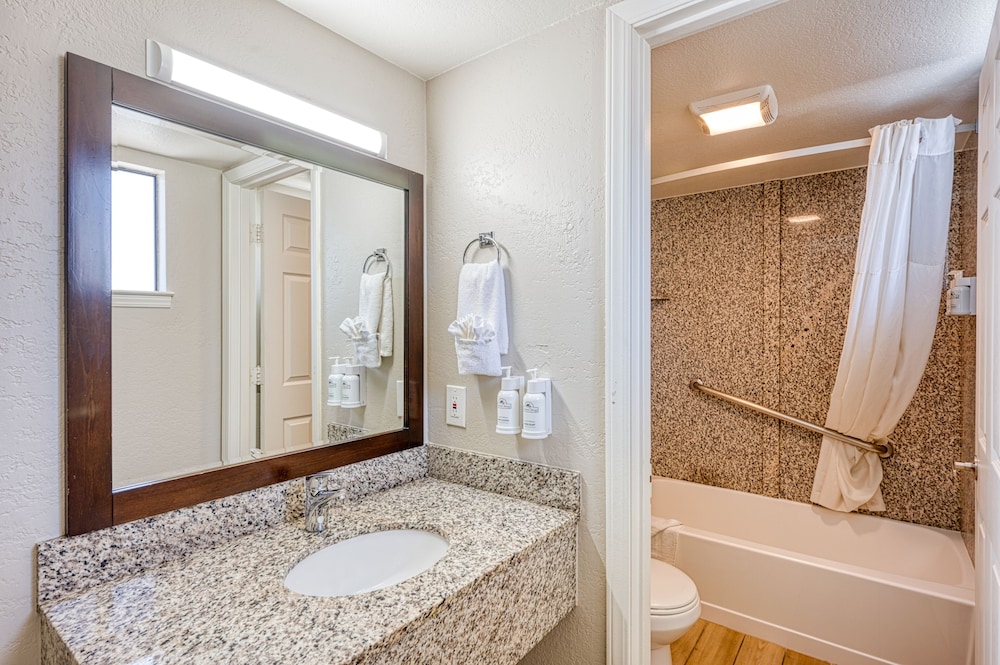 Harbor House Inn Morro Bay - photo 40