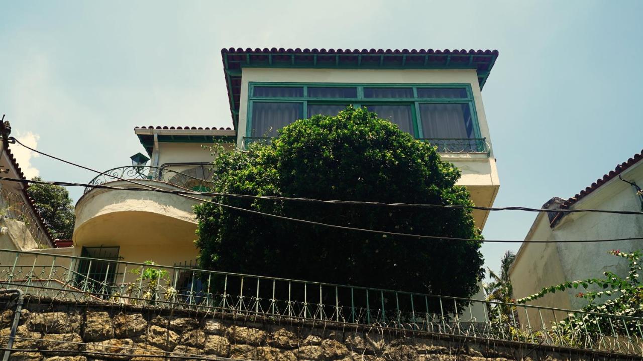 Casa Charmosa em Santa Teresa lugar tranquilo e cultural — 4-Star Luxury Hotel in Rio De Janeiro, Brasil