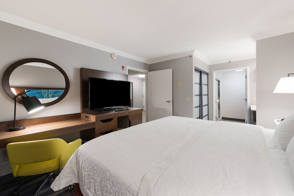 Hampton Inn & Suites Chicago Hoffman Estates - photo 10