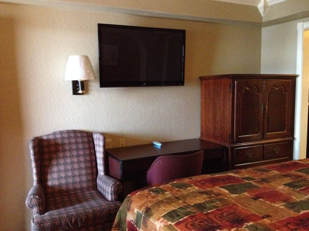 Economy Inn - photo 3