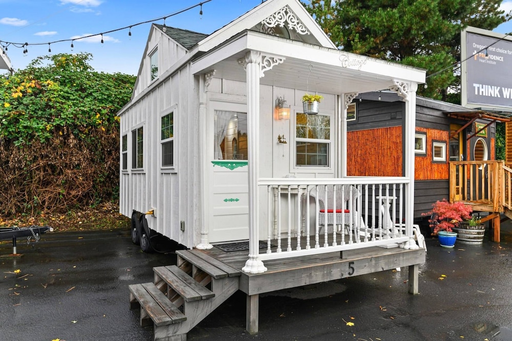 Tiny Digs Hotel of Tiny Houses - photo 92