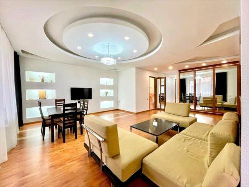 Northern Avenue Luxury & Spacious apartment Open Balcony with a Stunning City View CITY CENTER — 4-Star Luxury Hotel in Yerevan, Armenia