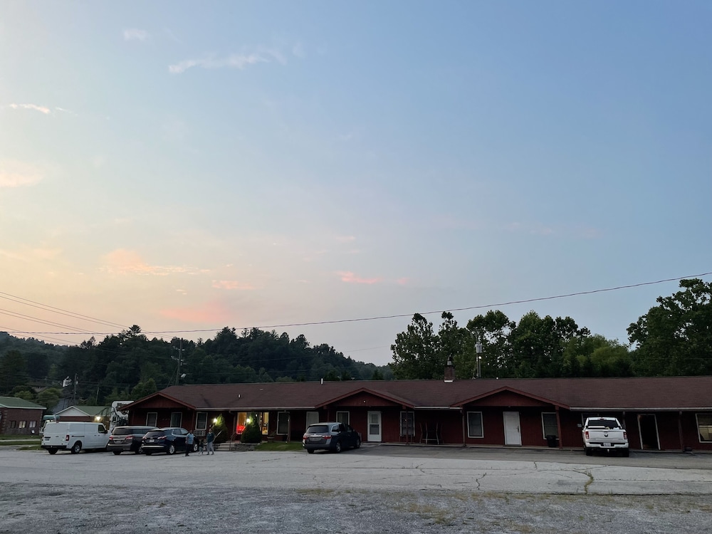 Pine Valley Motel - photo 27