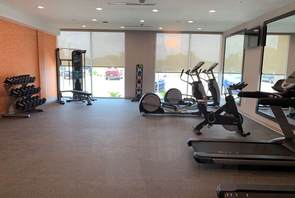 La Quinta Inn & Suites by Wyndham Round Rock near Kalahari - photo 12