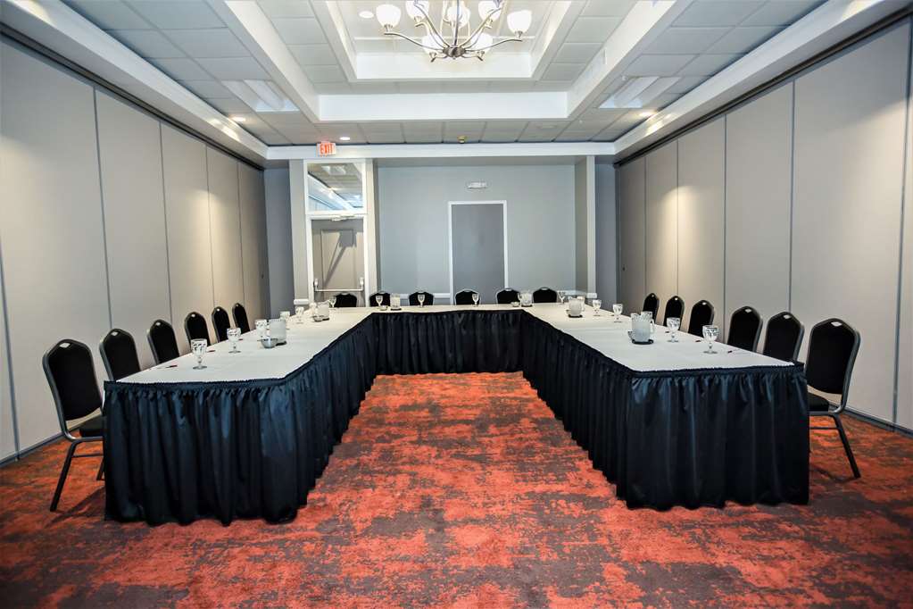 Ramada Hotel & Conference Center by Wyndham Jacksonville - photo 35