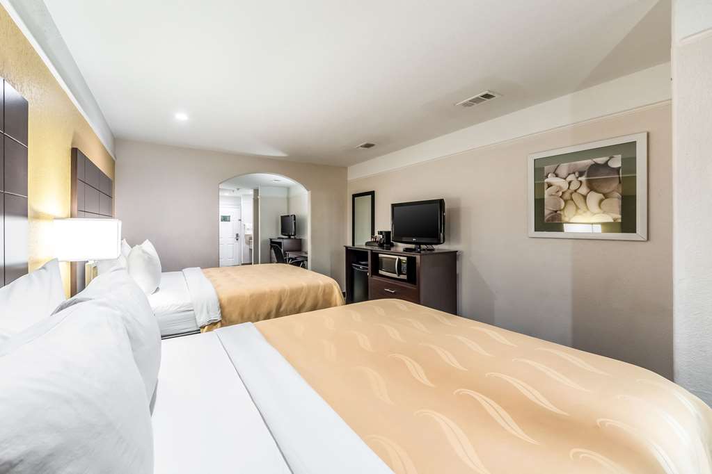Quality Inn & Suites SeaWorld North - photo 31