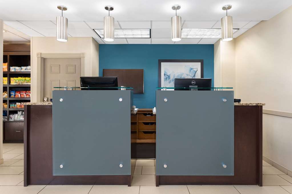 La Quinta Inn & Suites by Wyndham Bonita Springs Naples N. - photo 9