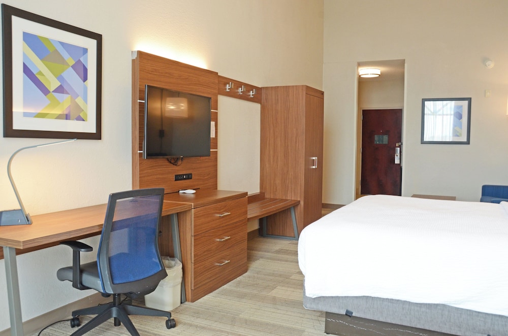 Holiday Inn Express & Suites Millington by IHG - photo 20