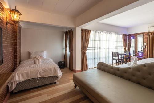 Infinite Hotel