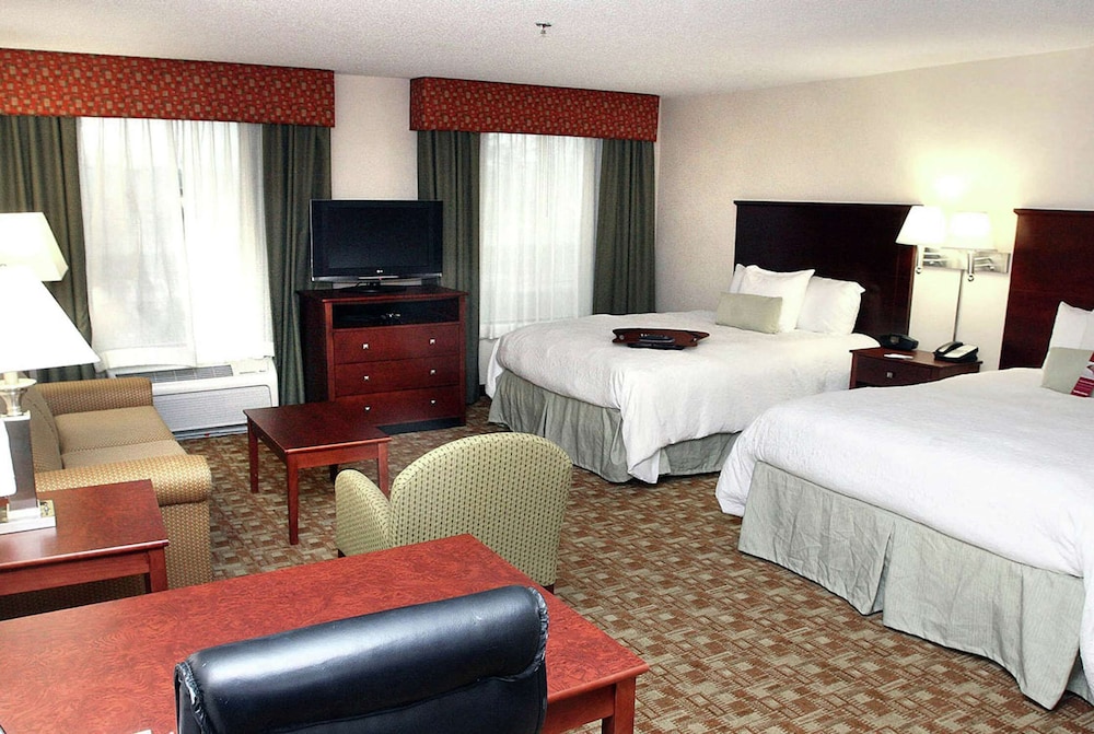 Hampton Inn & Suites Valdosta Conference Center - photo 14