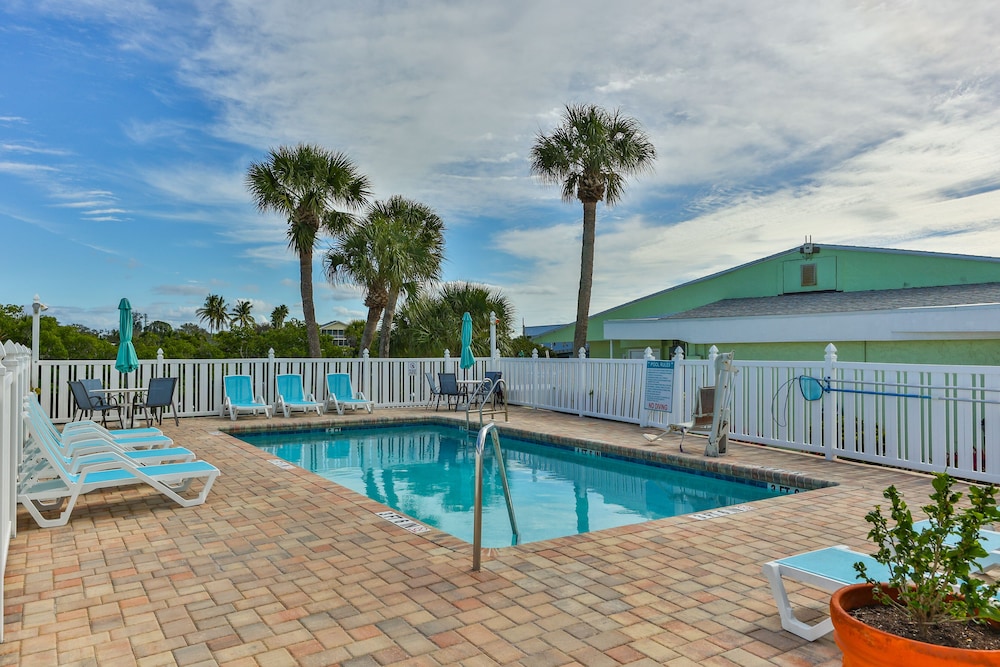 A Beach Retreat - photo 161