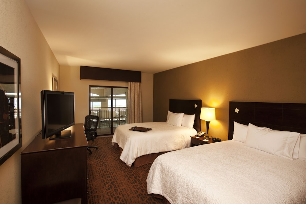 Hampton Inn Marquette Waterfront - photo 6