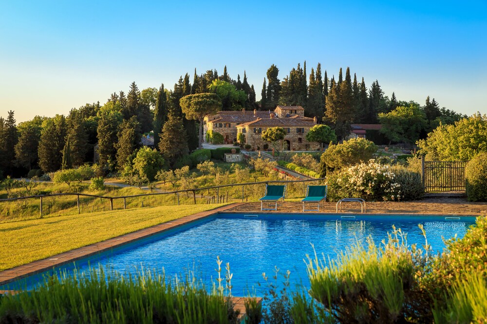 Le Filigare Winery & Accomodation in Chianti — 4-Star Luxury Hotel in Tavarnelle Val Di Pesa, Italy