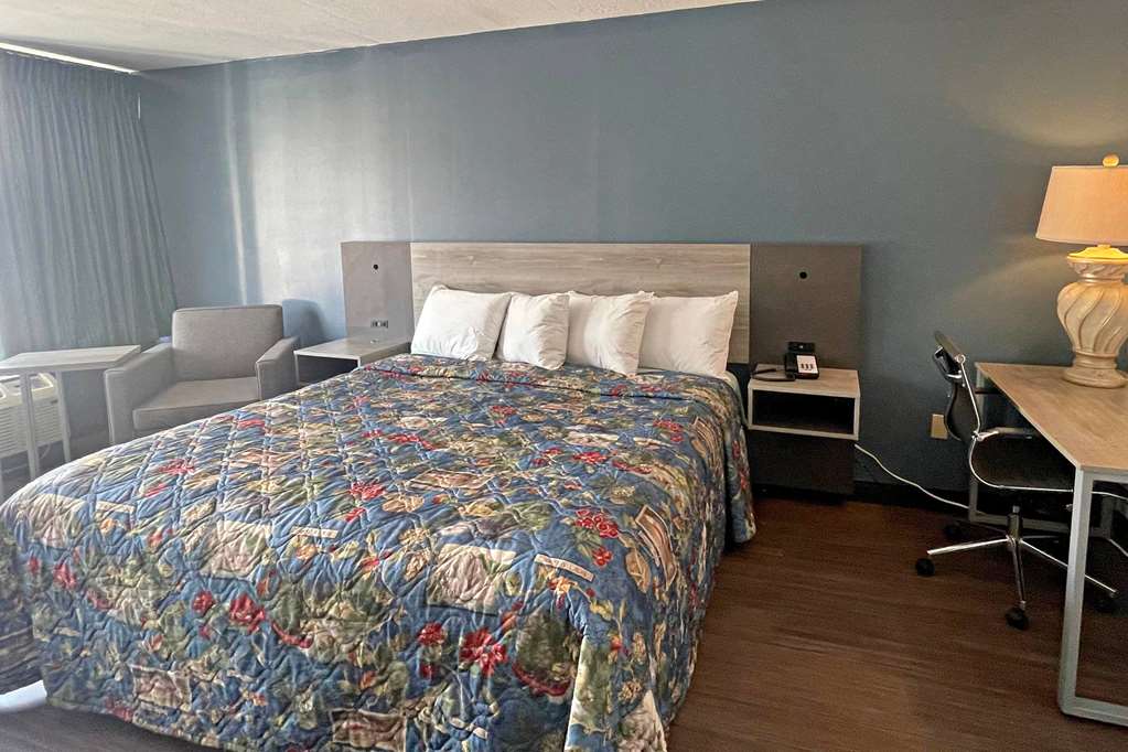 Travelodge by Wyndham Pigeon Forge Dollywood Lane - photo 7