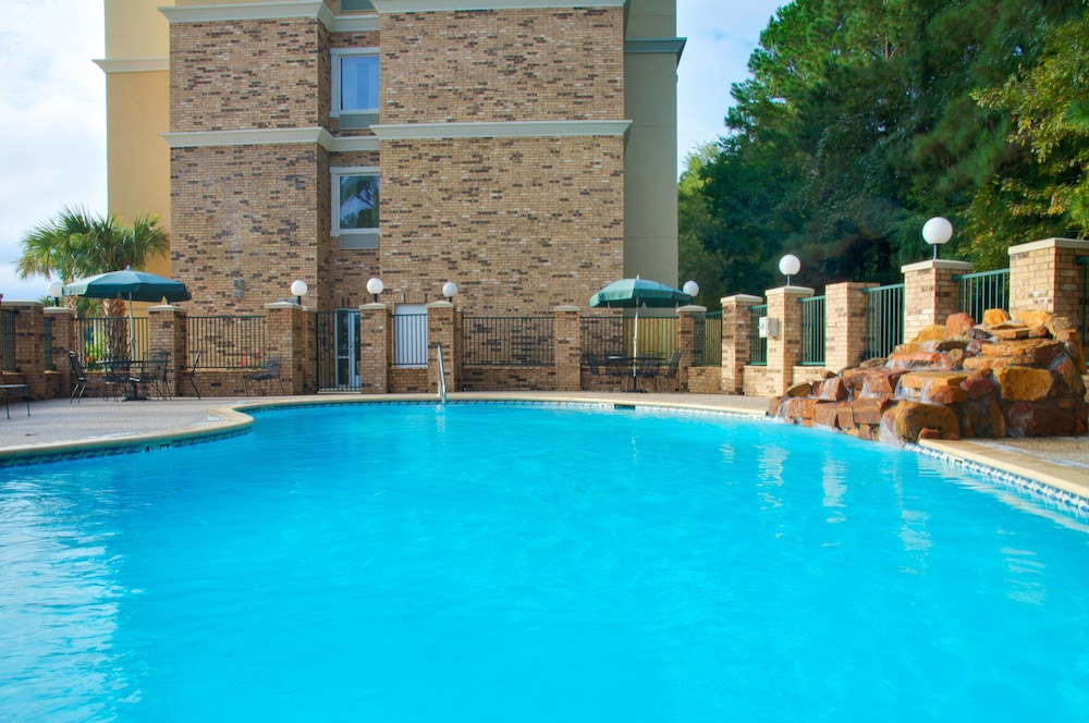 Holiday Inn Express & Suites Lufkin South by IHG - photo 27