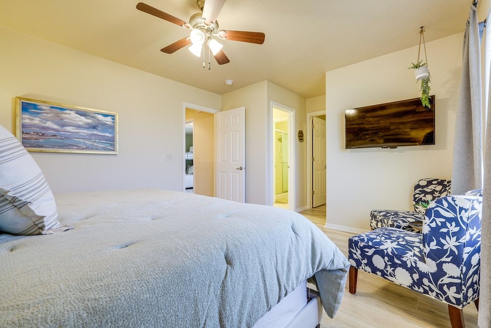 Mesquite 2BR Townhome with Pool & Gym Access