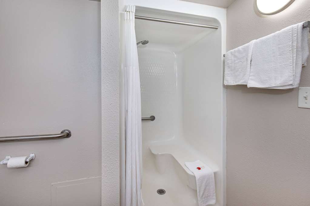 Days Inn By Wyndham Knoxville North - photo 12