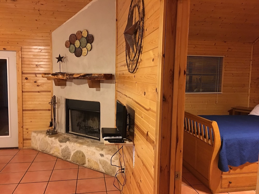 Frio Springs Lodges - photo 23