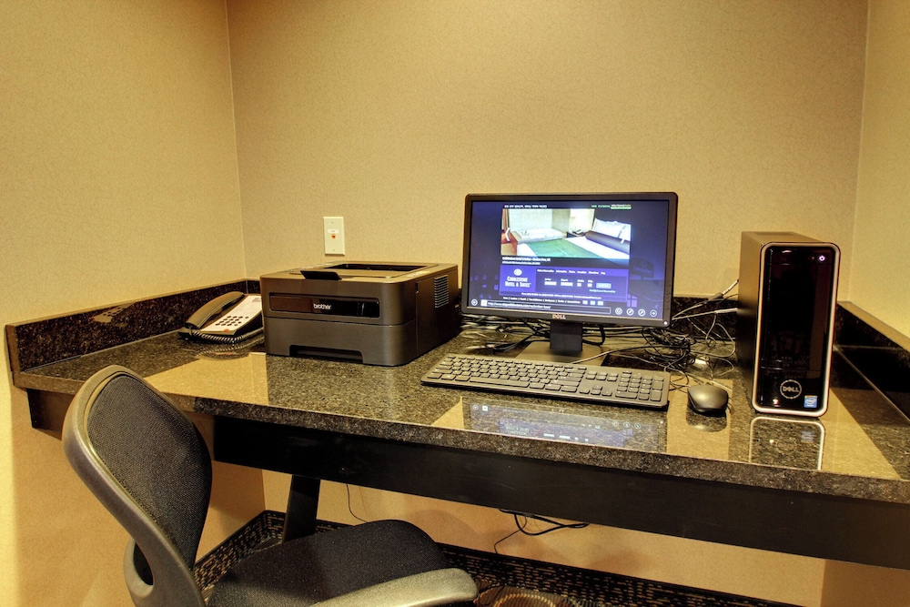 Cobblestone Hotel & Suites Broken Bow - photo 70