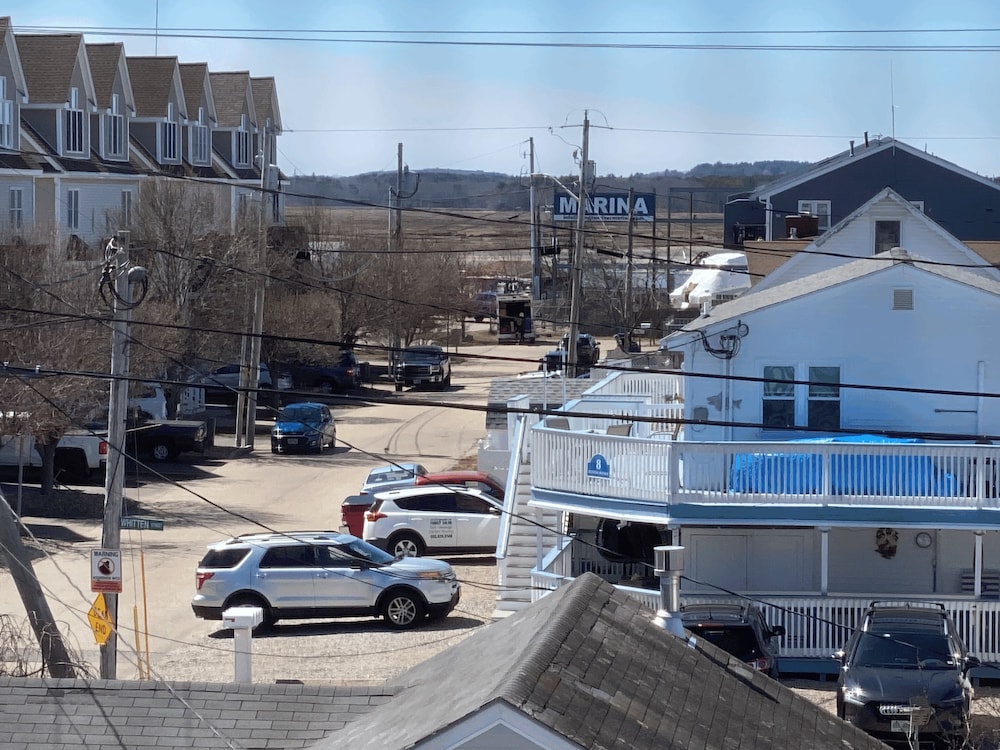 Hampton Harbor Motel - photo 14