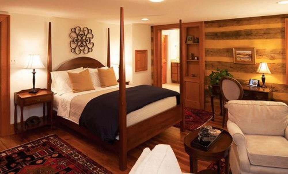 Hillbrook Inn - photo 19