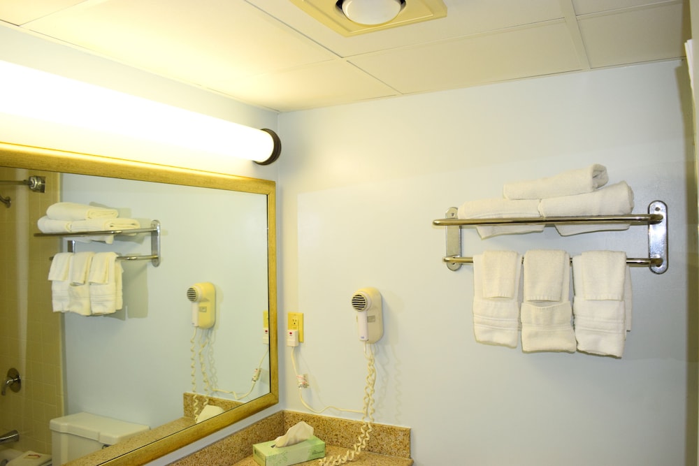 Days Inn by Wyndham Rock Falls - photo 21