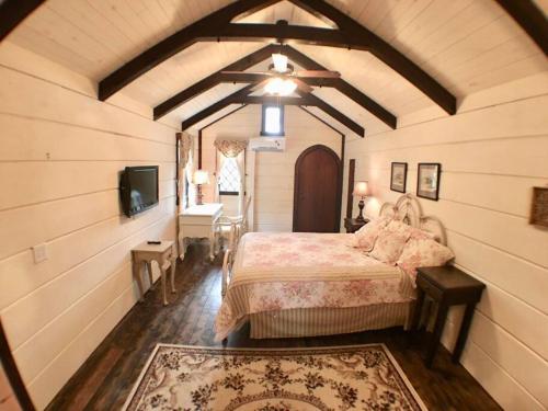 Tiny Home Cottage Near the Smokies #8 Helga - photo 5