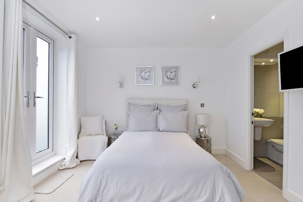 Tower Bridge Lux Townhouse — 4-Star Luxury Hotel in London, United Kingdom